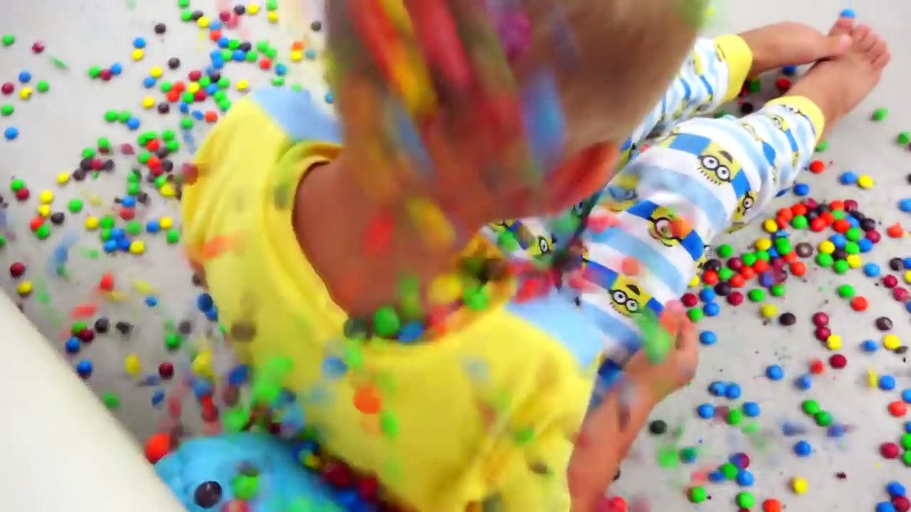 Bad Baby Steals Candy in Pool - Learn colors & Johny Johny Yes Papa Song for kids-F4B_GCTq1u8