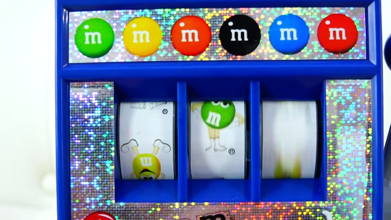 Bad Baby Детки Выиграли Конфетки Kids Won a Lot of Candy M&M's IRL (SKIT) Johny Johny Yes Papa-uAJgjy-fLlU