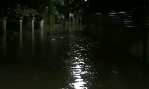 40 Rumah Terendam Banjir Akibar Meluapnya Kali Pesanggrahan