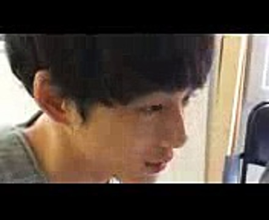 坂口健太郎、ギター練習動画【君100】