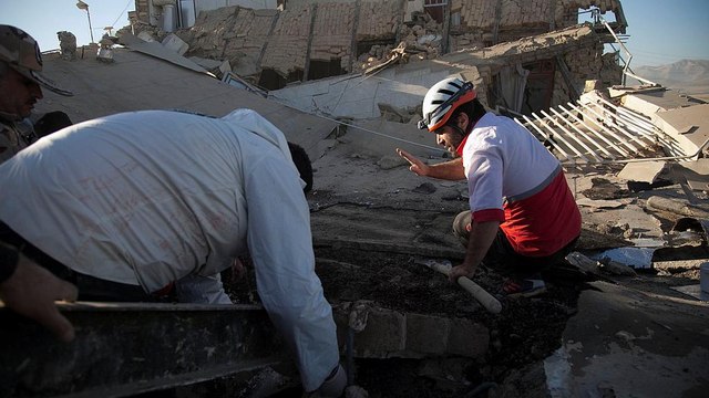 Ιράν - Ιράκ: Ξεπέρασαν τους 300 οι νεκροί από τα 7,3 ρίχτερ