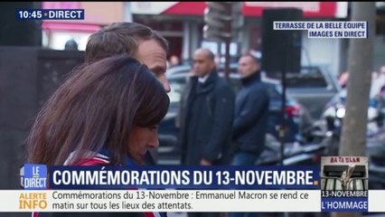 Emmanuel Macron et Anne Hidalgo déposent une gerbe de fleurs devant "La belle équipe", où 21 vies ont été fauchées le 13-Novembre 2015