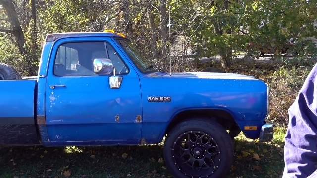 TIRED 5.9 CUMMINS ENGINE GETS PULLED OUT!!!! FIRST GEN CUMMINS BUILD GETS NEW TURBO!!!