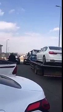 شاهد نقل سيارات الامير منصور بن مقًرن رحمه الله للرياض من ابها