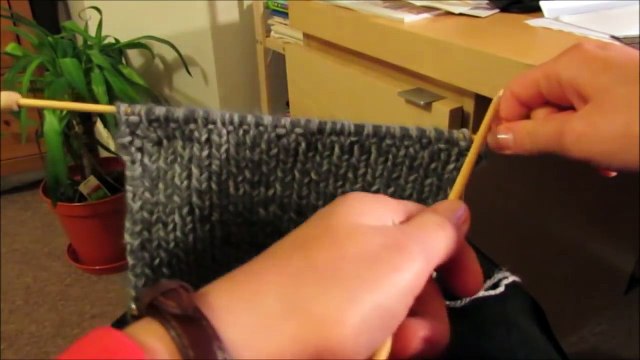 Knitting adult size slippers (with a french accent!) - Beginners