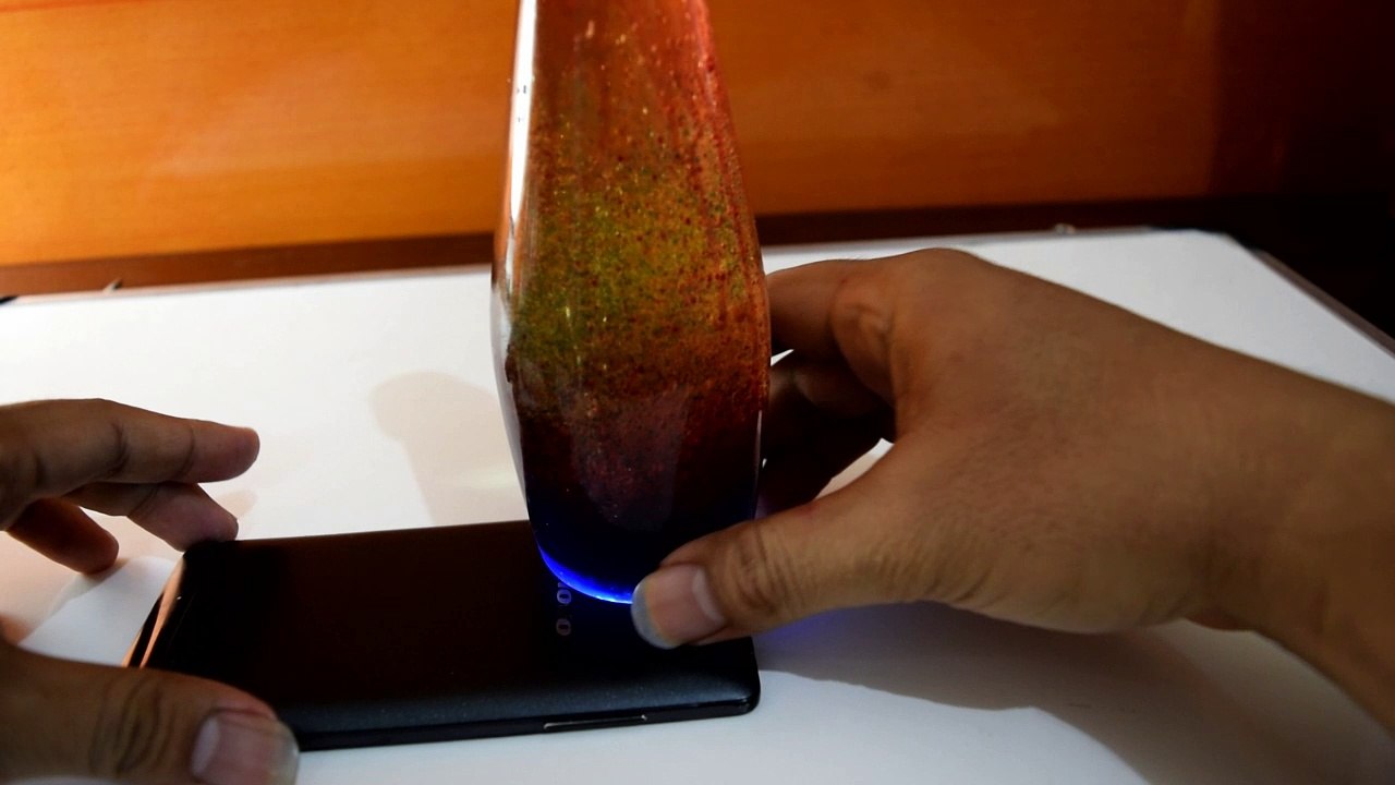 Semburan warna lampu lava (A burst of lava lamp color)