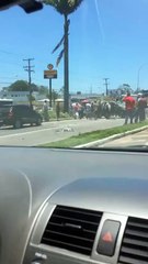 Viatura da Sejus capota na BR 101