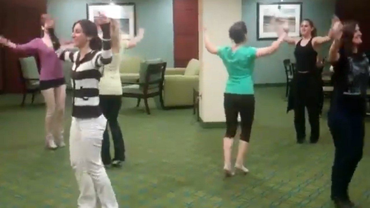 Anadolunun hareketli oyun havaları ve şen kızlar