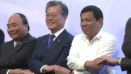 문 대통령 "아세안과 평화공동체"...아세안 "北 도발에 우려" / YTN