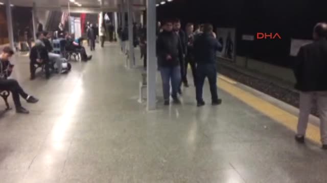 Atatürk Havalimanı Metro'da Şüpşeli Çanta Alarmı; Metro Seferleri Durdu