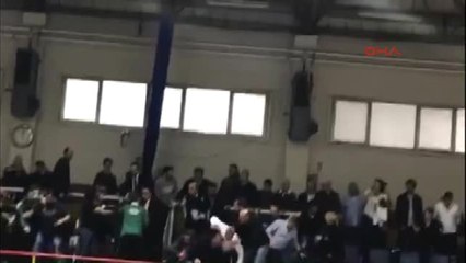 Protokol Tribününde Kadına Yumruk Atıldı, Yerde Tekmelendi