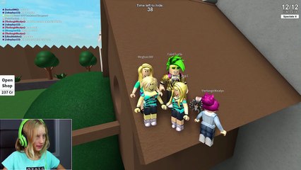 Hide and Seek in the Mouse Hole!!! / Roblox
