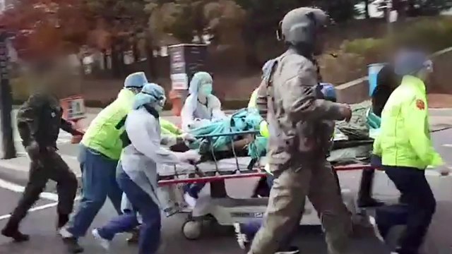 귀순 北 병사 5~6곳 총상... 추가 수술 필요 / YTN