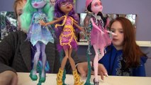 Monster High Haunted Twyla, Clawdeen and Draculaura Dolls Review
