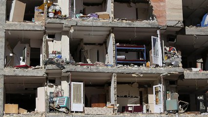 Télécharger la video: Hunderte Tote bei Erdbeben im iranisch-irakischen Grenzgebiet