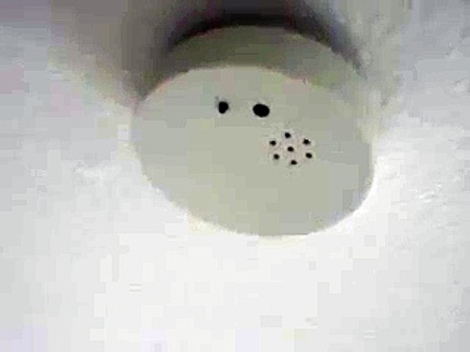 Batterie wechseln am gira rauchwarnmelder basic