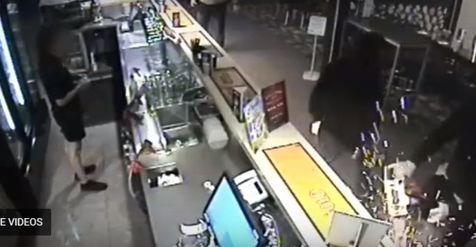 Men Armed With Chainsaw and Axe Rob Hotel South of Brisbane