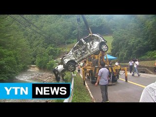 정선서 승용차 계곡 추락...4명 실종 / YTN (Yes! Top News)