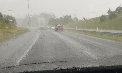 Sudden Storm Brings Large Hailstones to Auckland