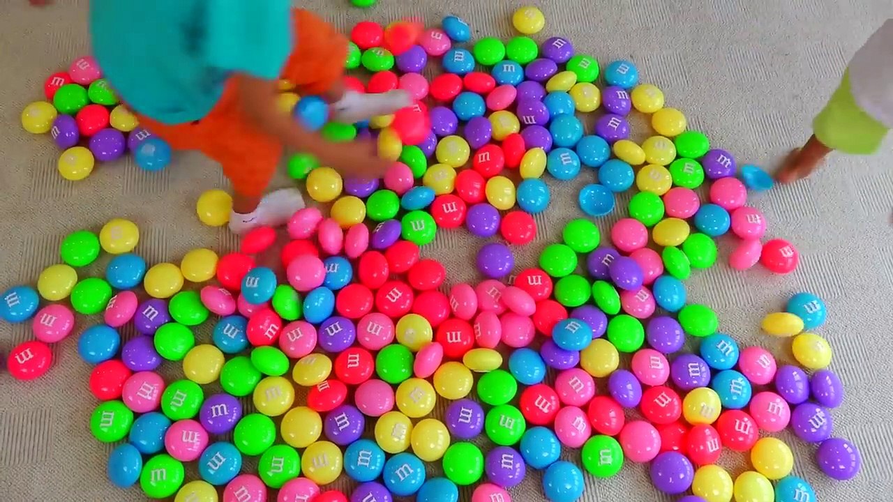 Bad kids & Giant Candy Accident! Johny Johny Yes Papa Song Nursery Rhymes Song for Children-3Gj1q_x_3Ps