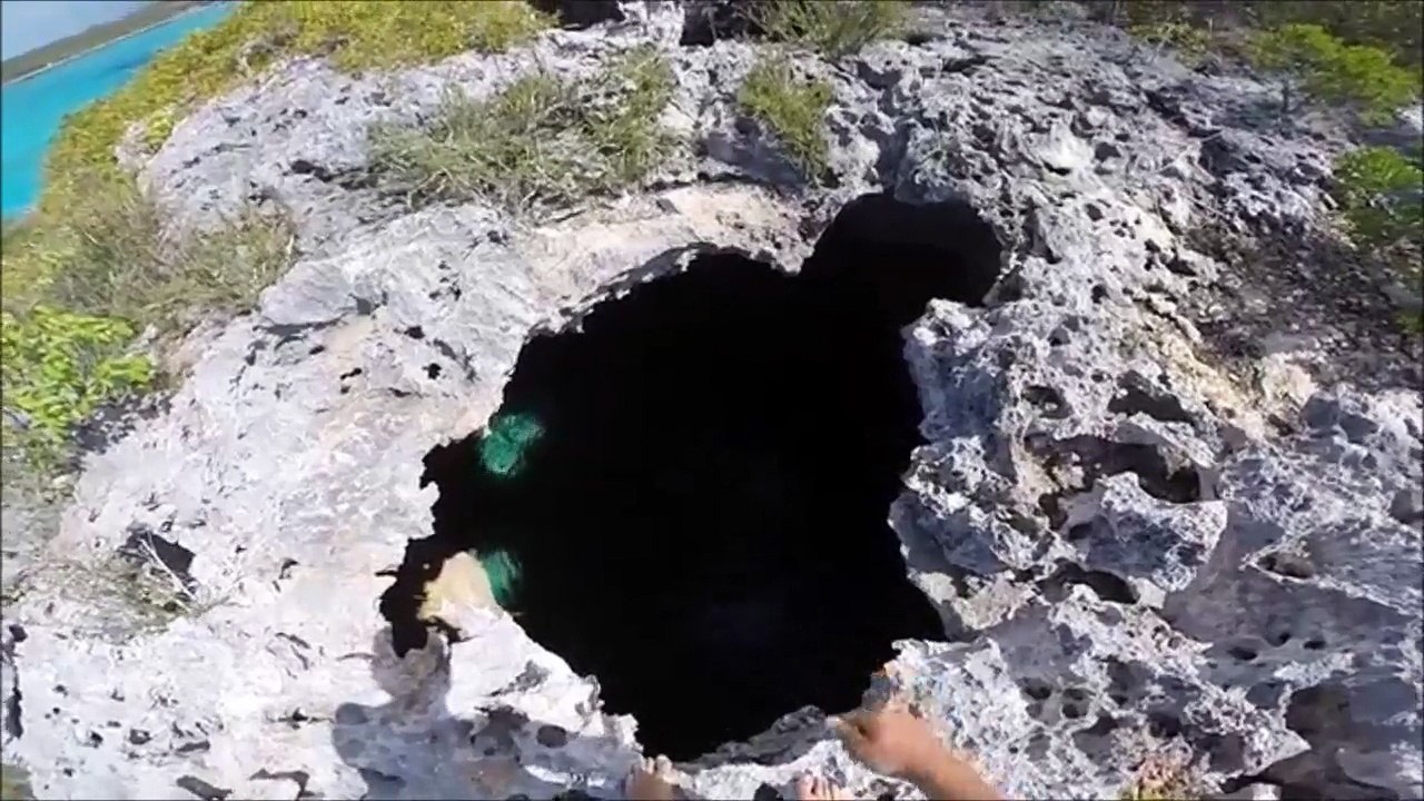 Il tente un plongeon bien risqué