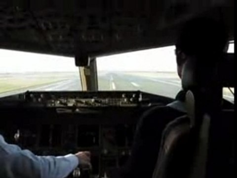 AIR FRANCE BOEING 777 atterrissage à Paris