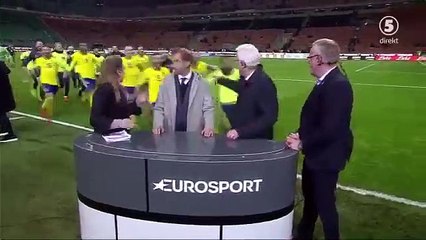 İsveçli futbolcular canlı yayını bastı