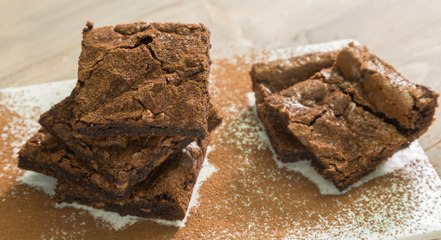 طريقة عمل براونيز بقطع الشوكولا