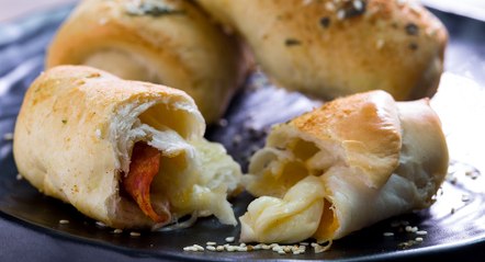 طريقة عمل أصابع البيتزا بالفيديو