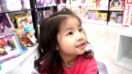 엄마 내차 그만좀 타세요!! 서은이의 자동차 뺏기 전동 자동차 타요 버스 핑크 자동차 놀이 콩순이 놀이 베드 베이비 Bad Baby Power Wheels