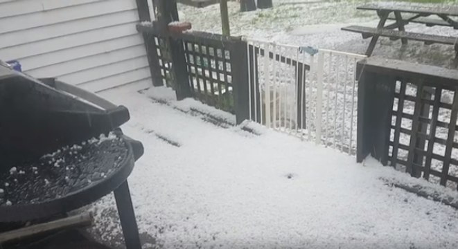 Hail Blankets Parts of Auckland Like Snow