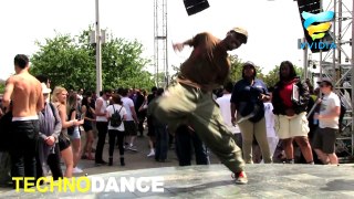 Techno Dance   Hand stand & spin