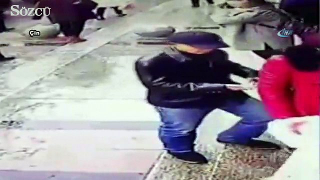 Cımbızla cep telefonu hırsızlığı