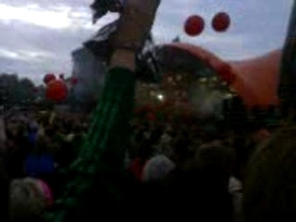 The flaming lips at roskilde festival