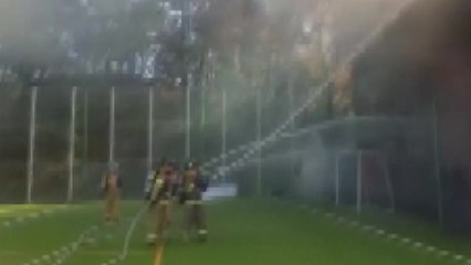 수원 축구장 인근 불...어린이 100명 대피 / YTN