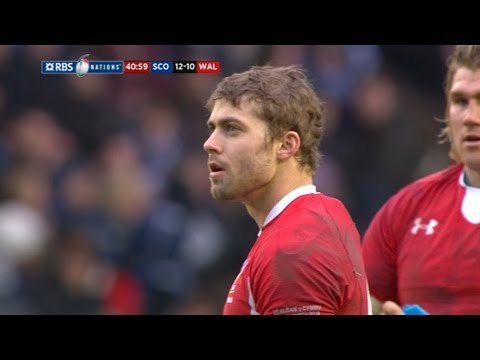 Leigh Halfpenny kicks Wales into a halftime lead, Scotland v Wales 09 March 2013