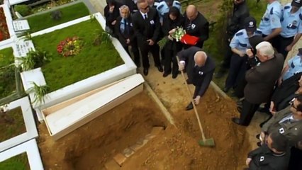 Karakol 2.Bölüm - İsmail’in Cenaze Töreni!