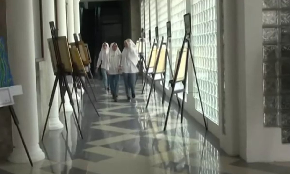 Kenalkan Tradisi Batik Melalui Pameran Lukisan