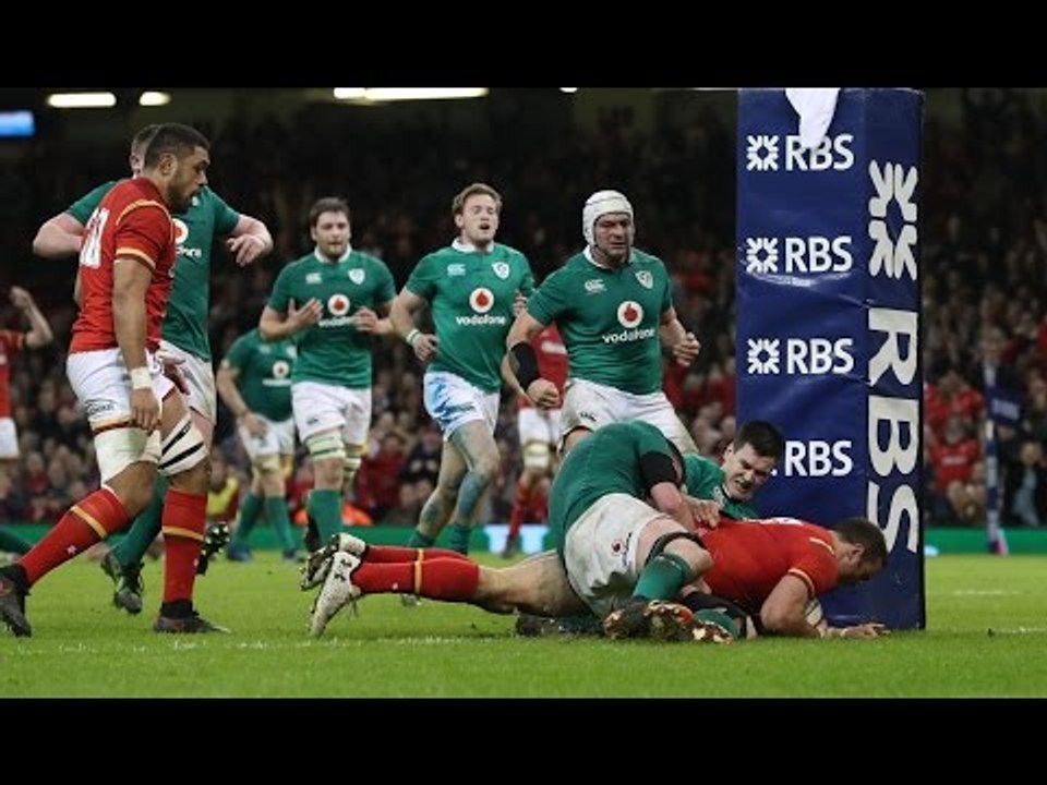Roberts powers over for try after charge down in Irish 22! | RBS 6 Nations
