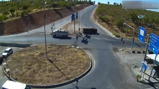 Aşırı Hız ve Dikkatsizlik Kazaları Beraberinde Getirdi. O Anlar Mobese Kameralarında