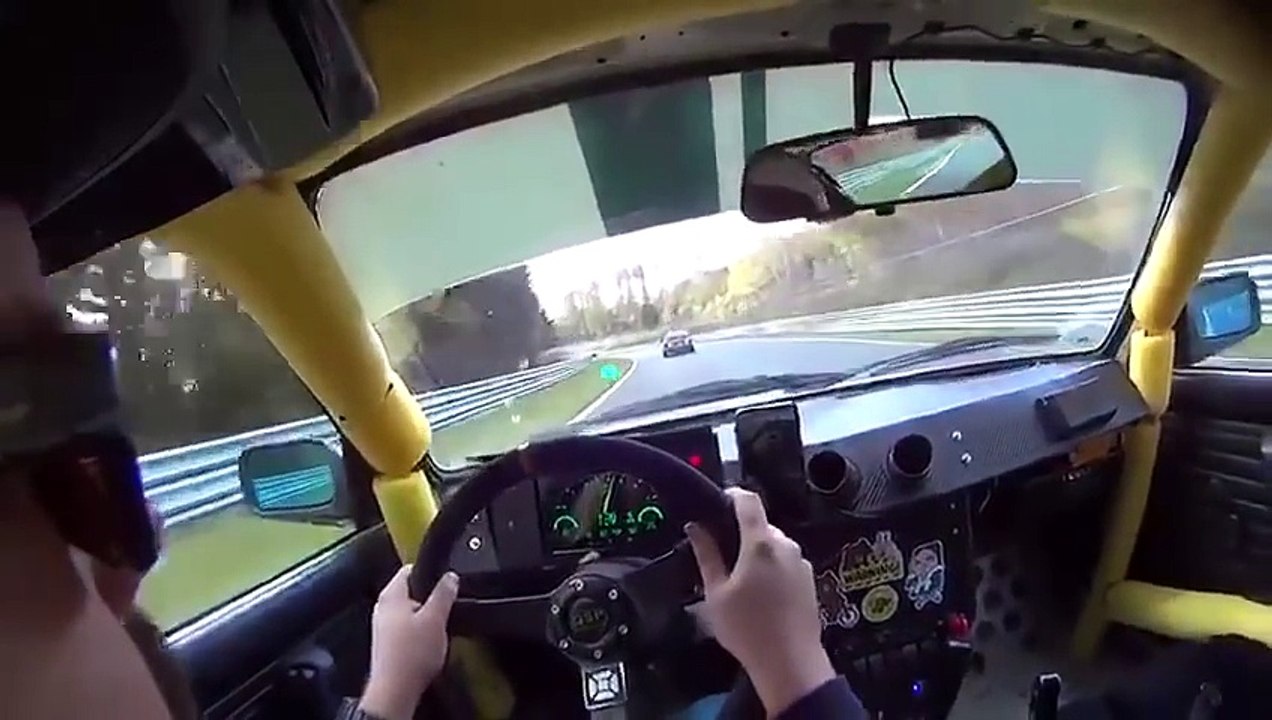 Conduire des voitures de sport sur circuit.. pas si simple !! Compilation Nurburgring en Allemagne