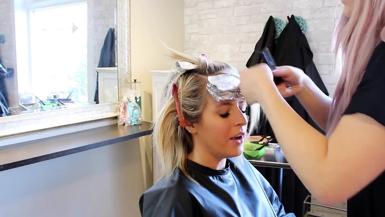 babylights|rooted blonde|texturized lob haircut