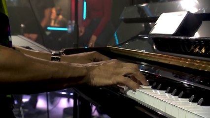 Demi Lovato - Skyscraper in the Live Lounge