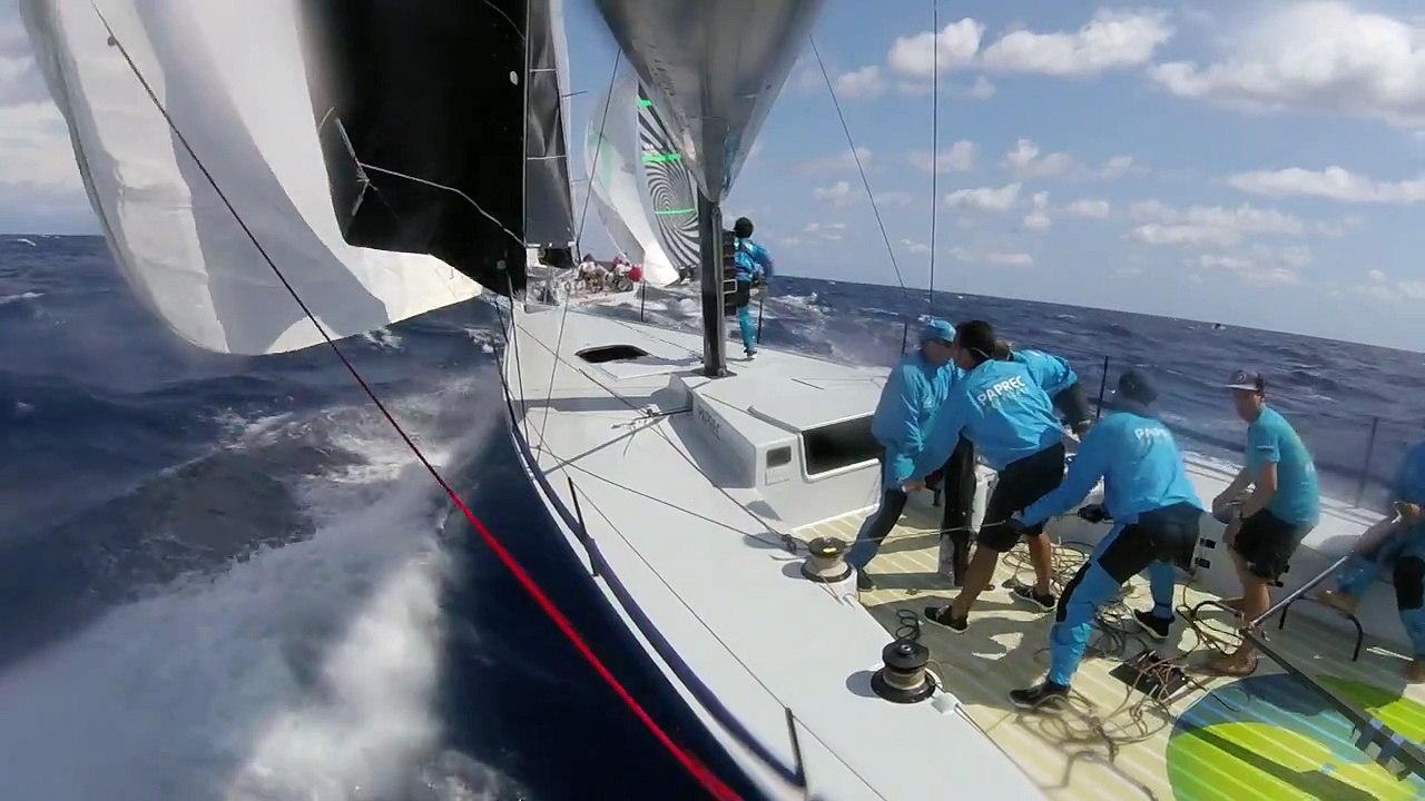 Hoist, jibes, surf, take down ... not always very well on TP52 Paprec