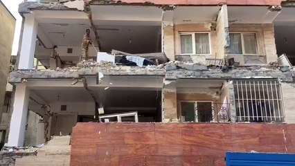 روحاني يعد باعادة اعمار سريعة للمناطق المنكوبة من جراء الزلزال