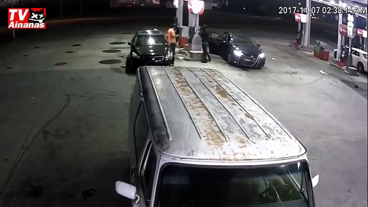 Ladrões Limpam Bomba de Gasolina