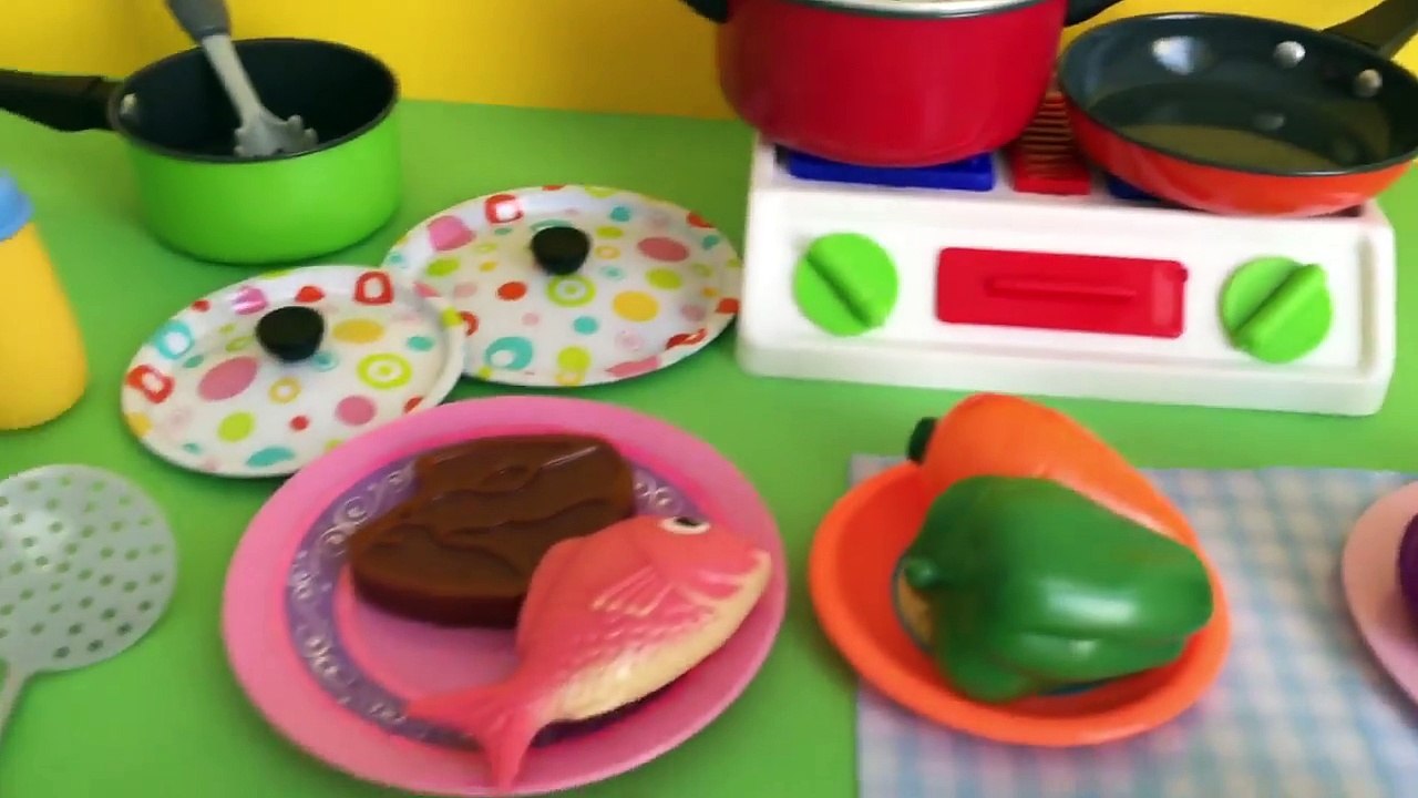 Best Learn Colors Video For Kids Soup Cooking toy kitchen velcro fruits vegetables