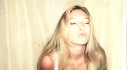 Yasemin Erbil, Çıplak Telefon Görüşmesini Sosyal Medyada Paylaştı