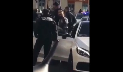 Le rappeur Lacrim se fait contrôler par la police.
