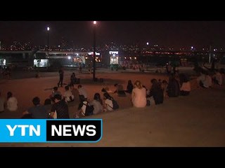[영상] 더위 피해 나온 시민들...한밤에도 무더위 / YTN (Yes! Top News)